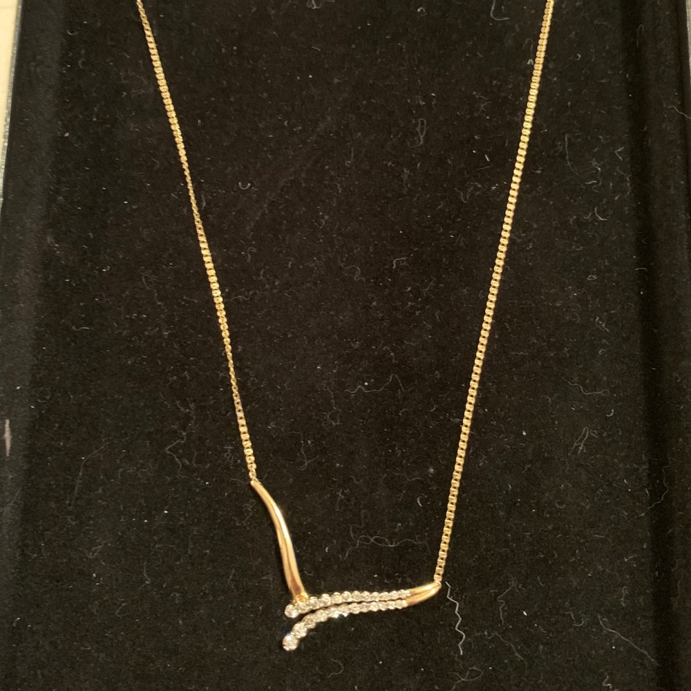 Gold and diamond necklace